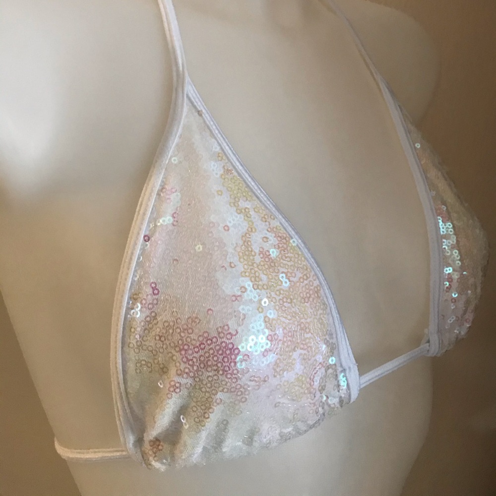 Bikini - Picture 4 of 6